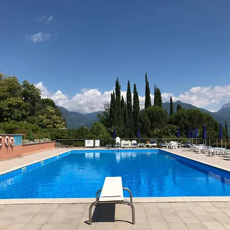 Hotel apartamentowy Le Terrazze Vista Piscina Tennis Parking Wi-fi Menaggio