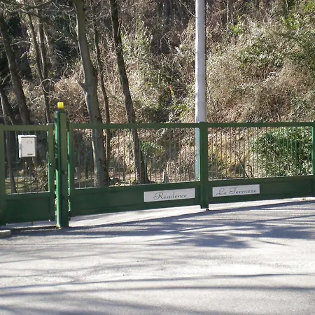 Le Terrazze Vista Piscina Tennis Parking Wi-fi 3* Μενάτζιο